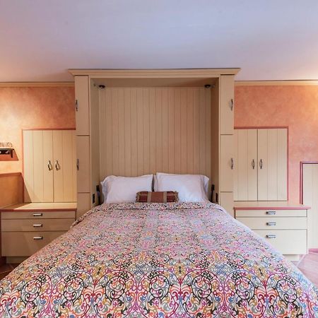 Salt Spring Carriage House B&B Ganges Bagian luar foto