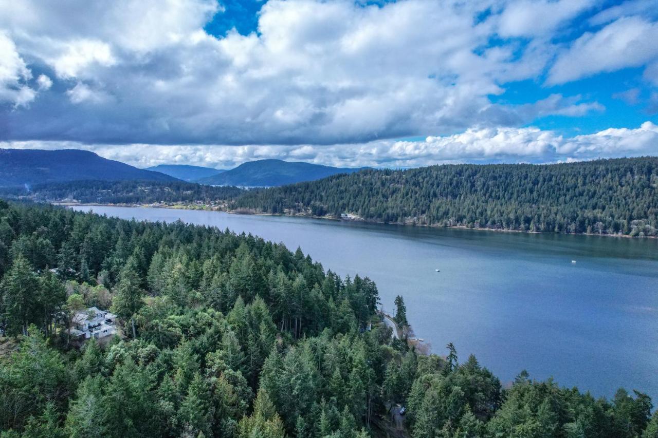 Salt Spring Carriage House B&B Ganges Bagian luar foto